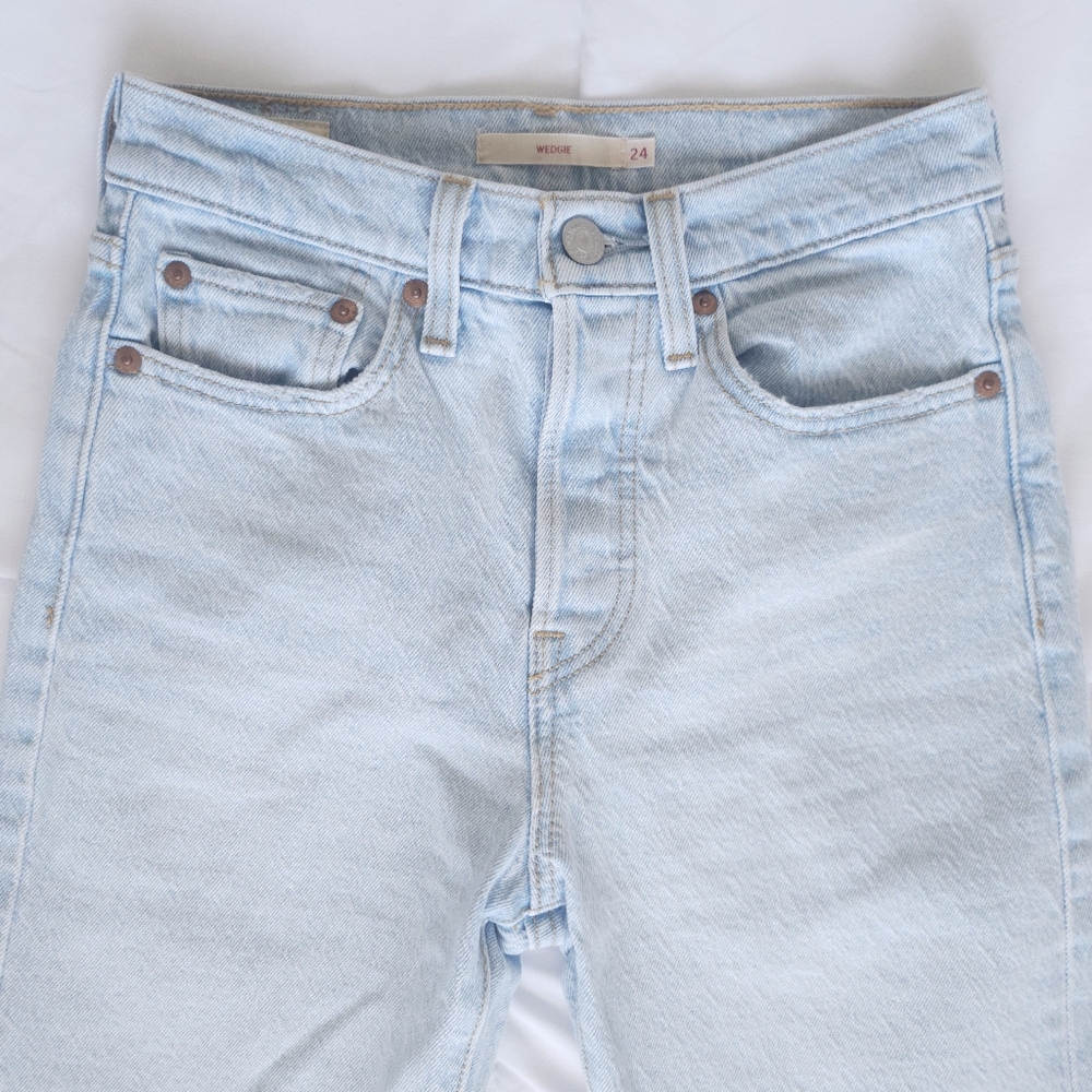 Levi's Light Wash High Rise Wedgie Skinny Ankle Jeans ✨️LIKE NEW✨️ - Picture 6 of 16